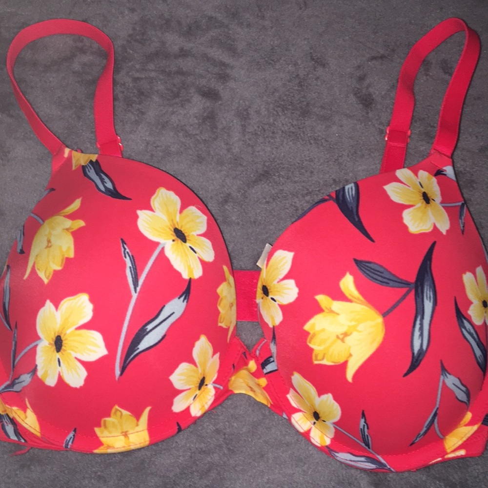 32 DD PINK Victoria Secret Bra